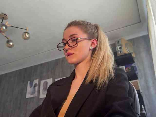 Lilith_Treasure webcam