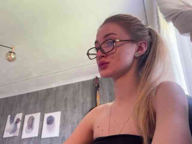 Lilith_Treasure webcam