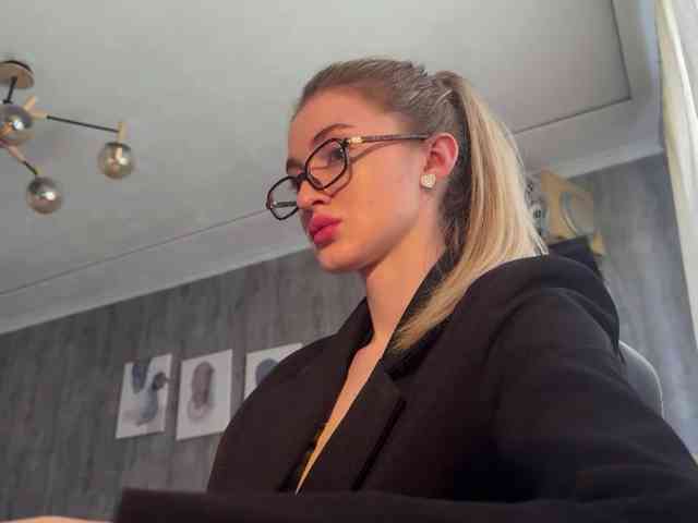 Lilith_Treasure webcam