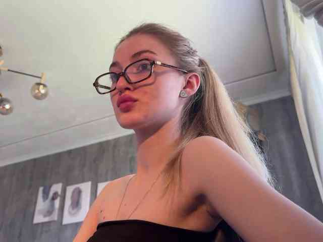 Lilith_Treasure webcam