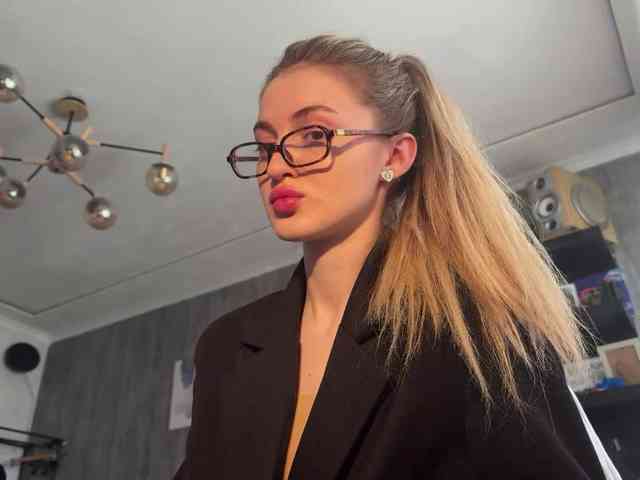 Lilith_Treasure webcam