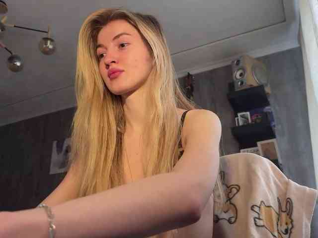 Lilith_Treasure webcam