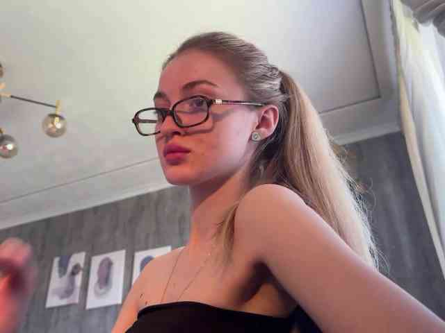 Lilith_Treasure webcam