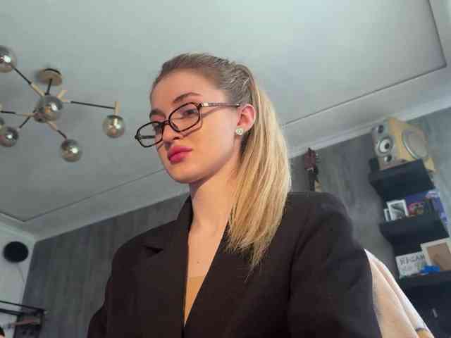 Lilith_Treasure webcam