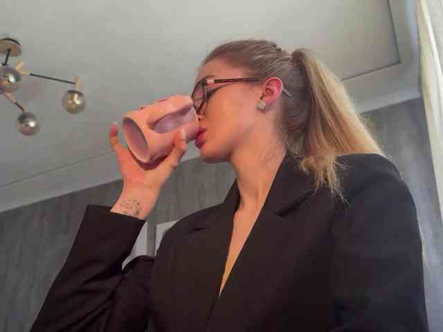 Lilith_Treasure webcam