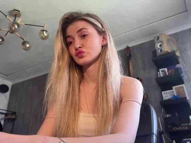 live nude chatroom LilithTreasure