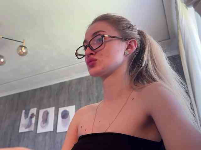 Lilith_Treasure webcam