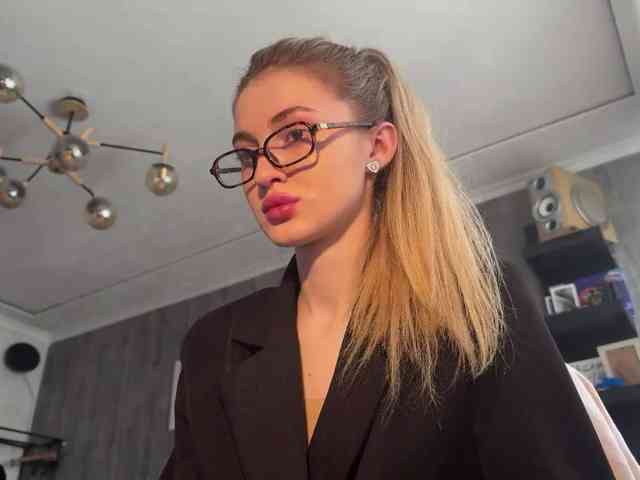 Lilith_Treasure webcam