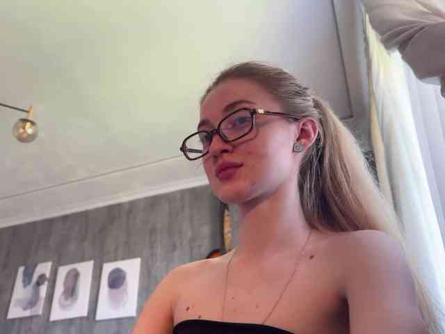 Lilith_Treasure webcam
