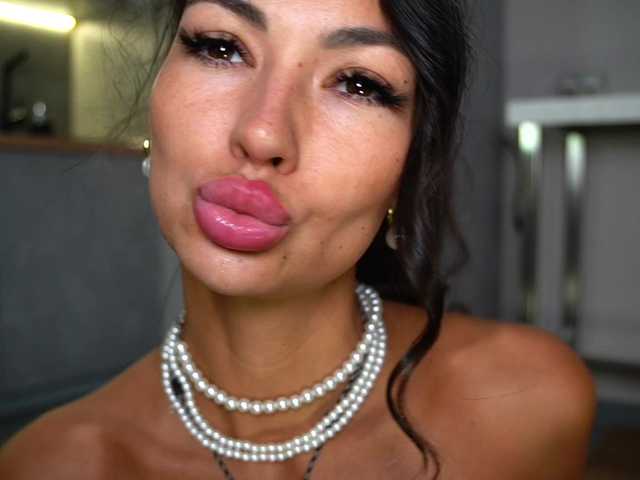 AnnaPurnaa's BongaCams show and profile