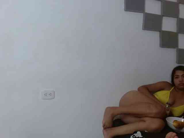 andrea-hot webcam