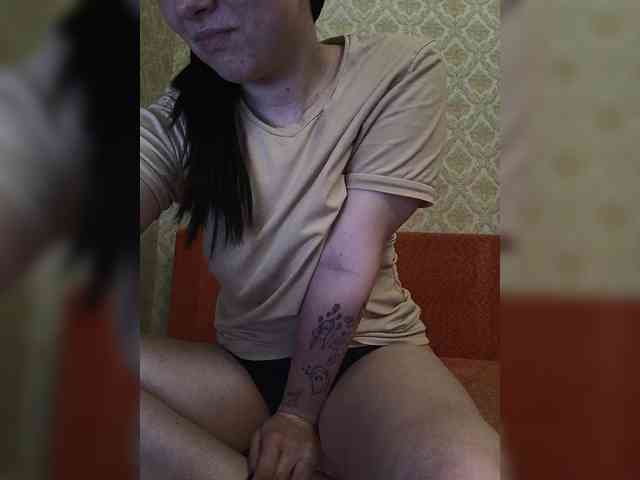 Evelin-13-1 webcam