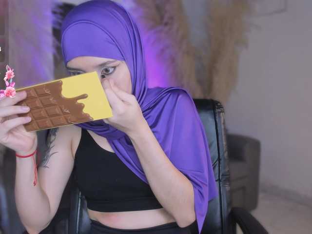 yara-hind's BongaCams show and profile