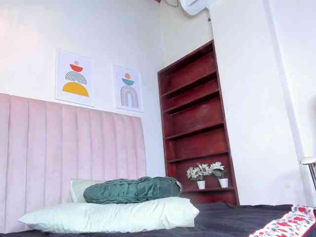 zayna-lux webcam