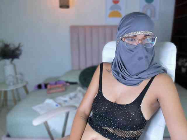 zayna-lux webcam