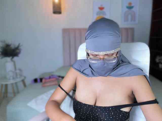 zayna-lux webcam