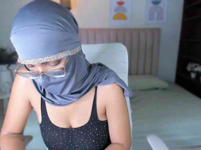 zayna-lux webcam
