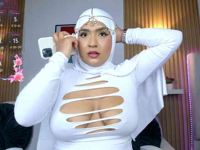 sexy striptease show Alma-avad