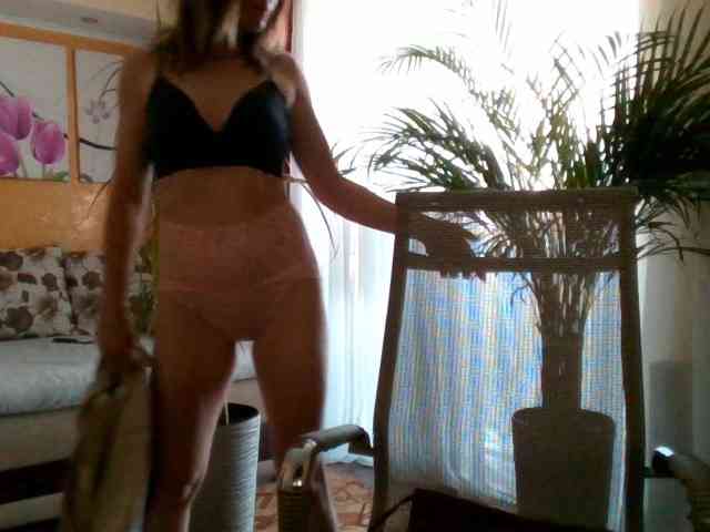 adult cam chat Nanny-Lora
