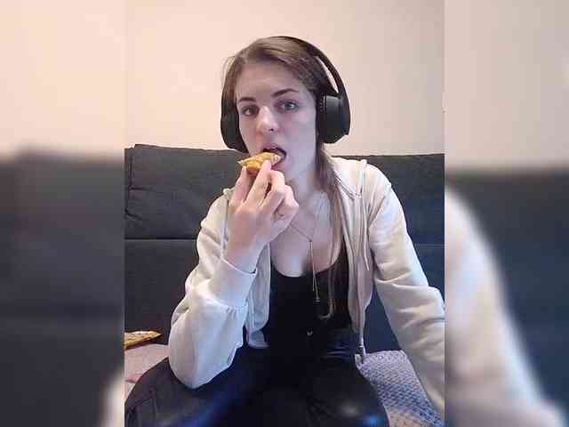 Nezukooooo webcam