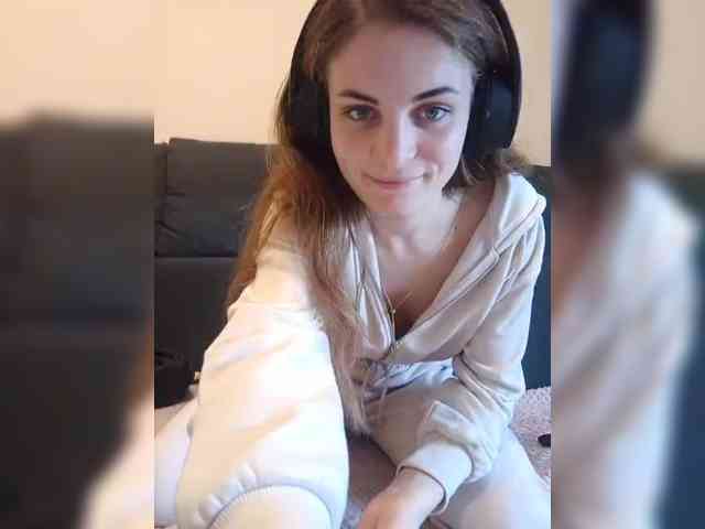 Nezukooooo webcam