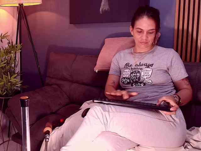 Loving-Lauren webcam