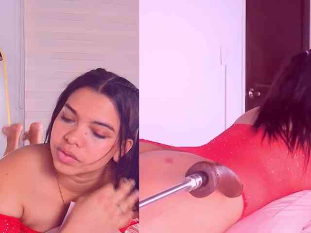 Playful-Lucyx webcam