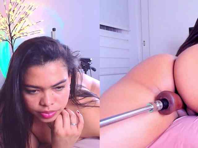 Playful-Lucyx webcam