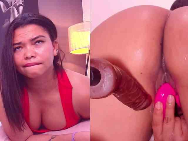 Playful-Lucyx webcam