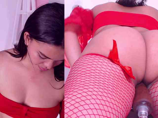 Playful-Lucyx webcam