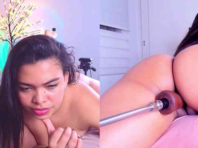 Playful-Lucyx webcam