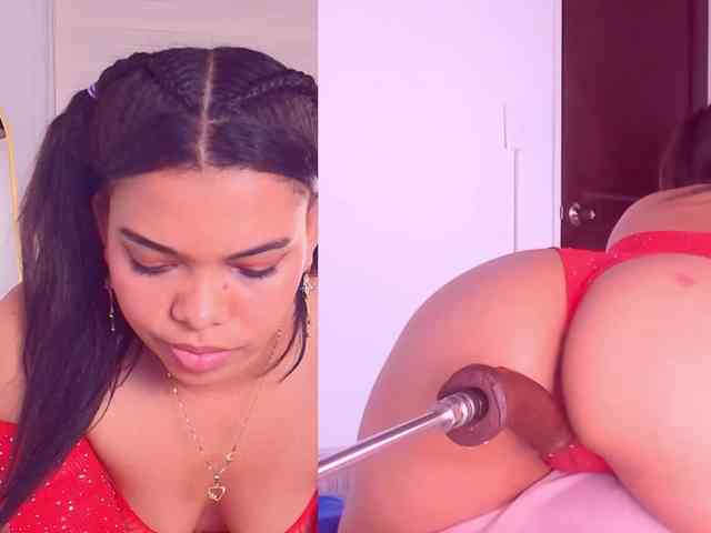 Playful-Lucyx webcam