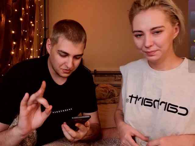 Sexvibecouple webcam