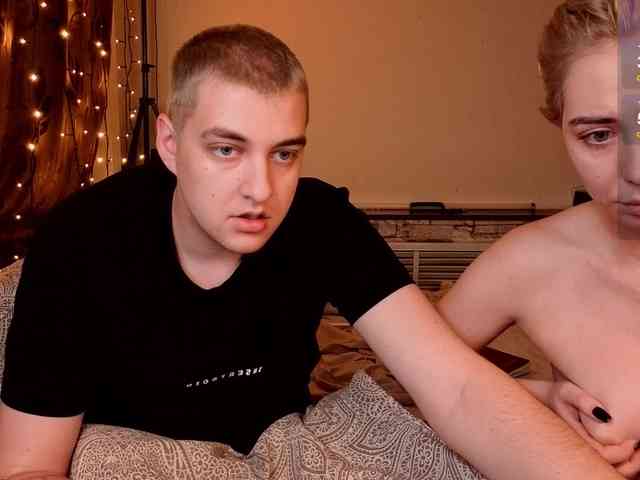 Sexvibecouple webcam