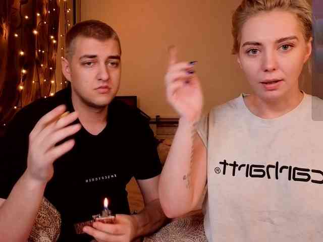 Sexvibecouple webcam