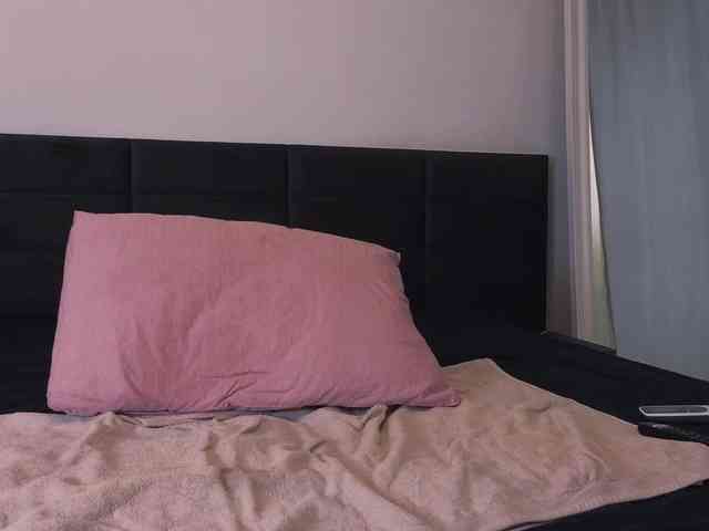 SelleneNoir webcam