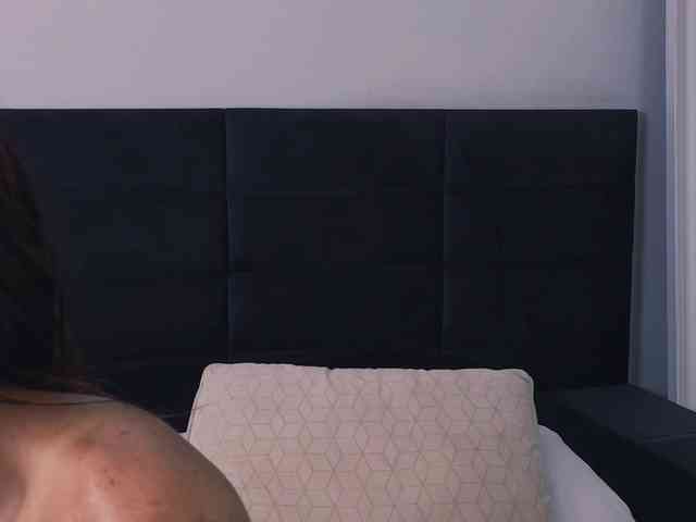 SelleneNoir webcam
