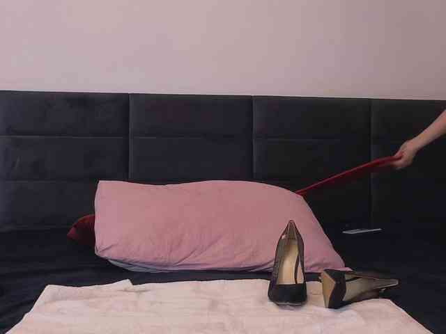SelleneNoir webcam