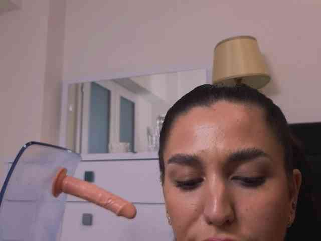 SelleneNoir webcam