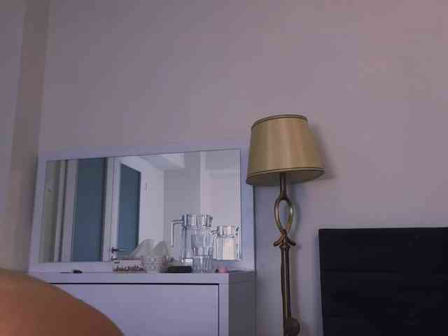 SelleneNoir webcam