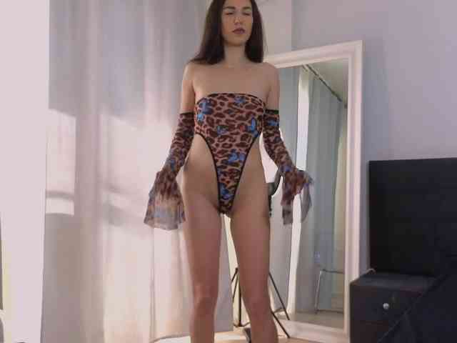 SelleneNoir webcam
