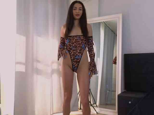 SelleneNoir webcam