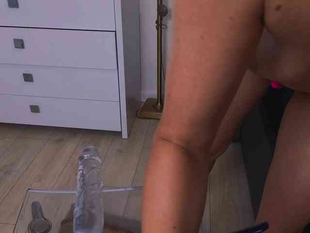 SelleneNoir webcam