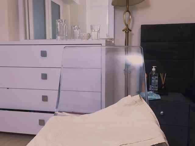 SelleneNoir webcam