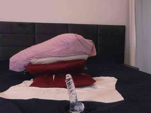 SelleneNoir webcam