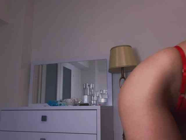 SelleneNoir webcam