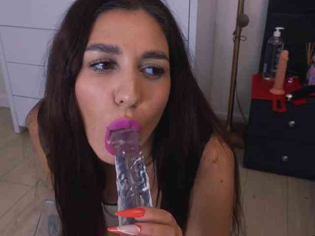SelleneNoir webcam
