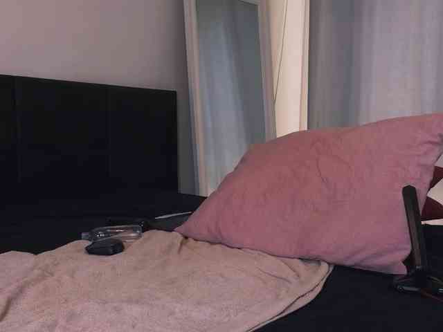 SelleneNoir webcam