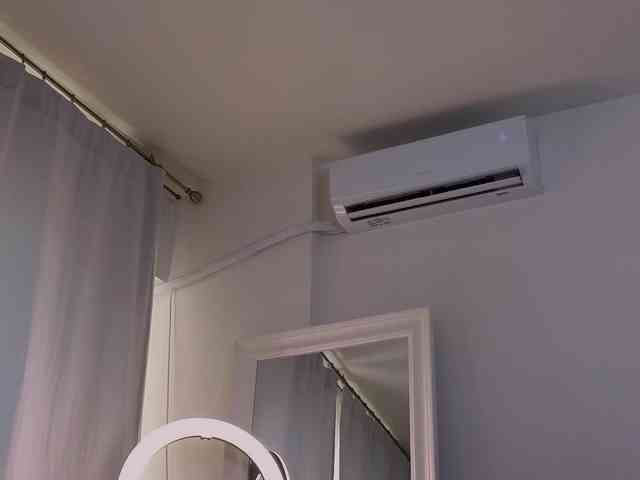 SelleneNoir webcam