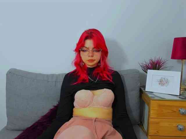 ZoeCharming webcam